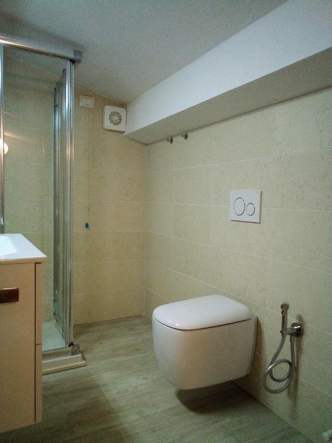 Da Andrea E Raffaella Guest House Sant'Anna d'Alfaedo Ngoại thất bức ảnh